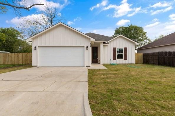 404 Erie St, Cleburne, TX 76031 - MLS 20480584 for Sale