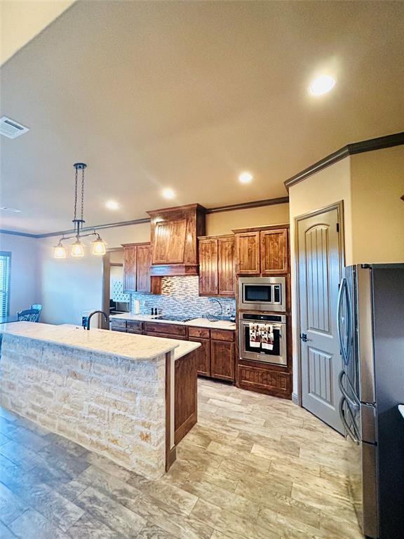 9820 Puma Trl, Godley, TX 76044 for Sale