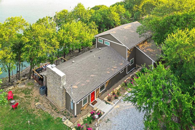 415 S Lakewood Cir, BRIDGEPORT, TX 76426 for Sale