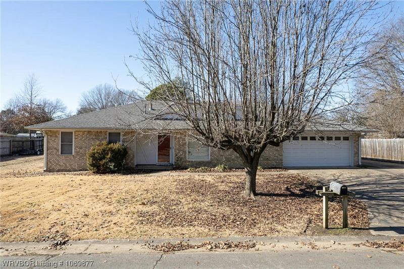 405 S MCGEE DR, Sallisaw, OK 74955 Single Family Residence For Sale  MLS# 1069877