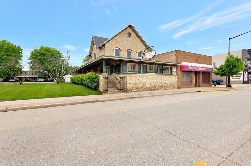 607 4th St, Algoma, WI 54201 - MLS 50260707 for Sale