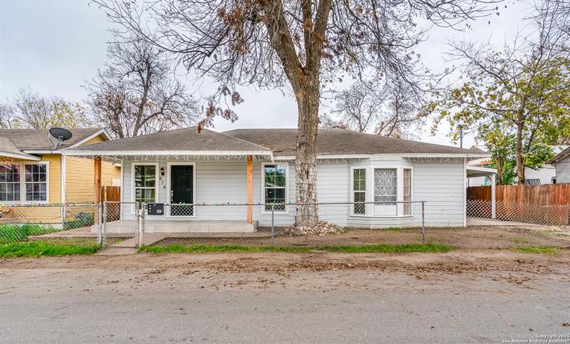 614 Torreon, San Antonio, TX 78207 for Sale