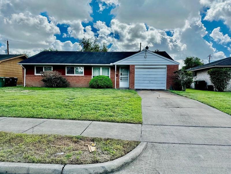 4023 Cloverbrook Dr, Houston, TX 77045 for Sale