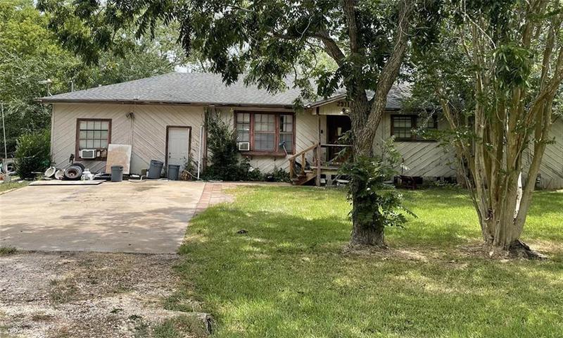2311 8th St, Liverpool, TX 77577 for Sale