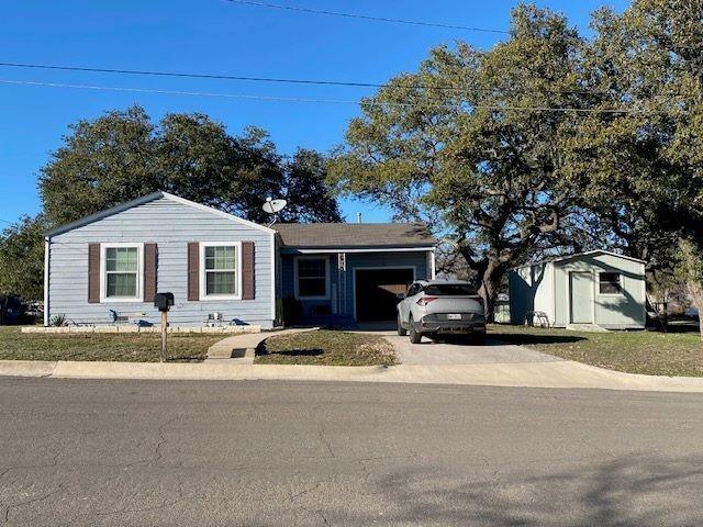 807 W Ave A, Lampasas, TX 76550 for Sale