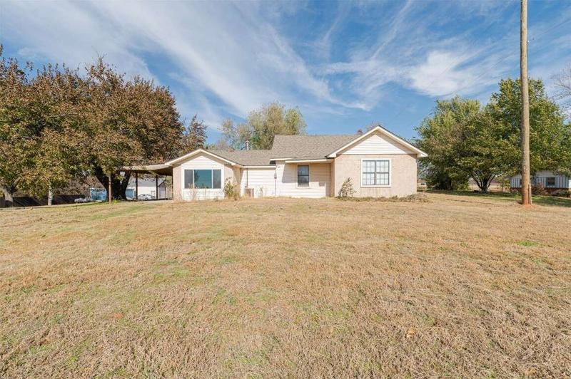 7400 Lakewood Drive, Mustang, OK 73064  608423761 for Sale