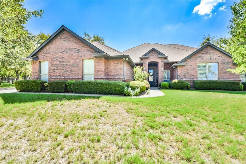 6431 Westover Dr, Granbury, TX 76049 for Sale