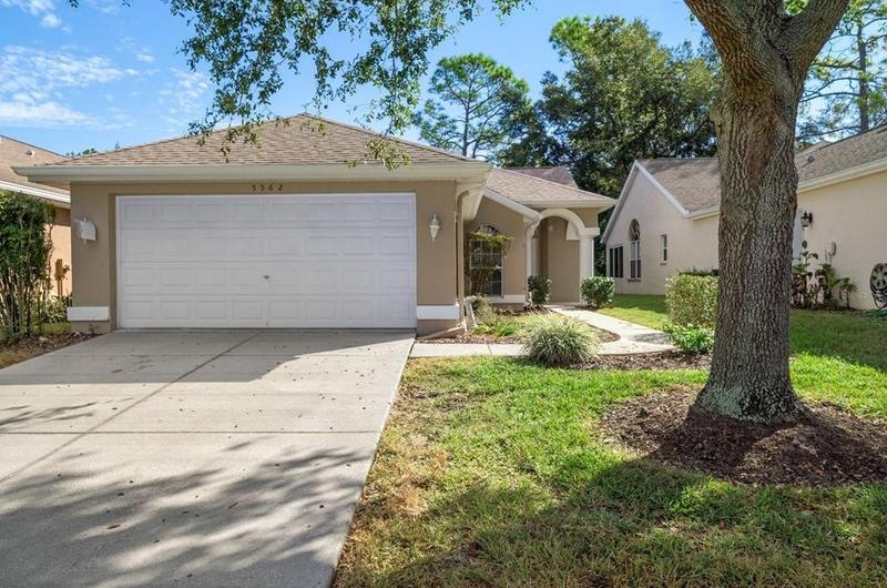 5562 Legend Hills Ln, Spring Hill, FL 34609 - MLS W7859381 for Sale