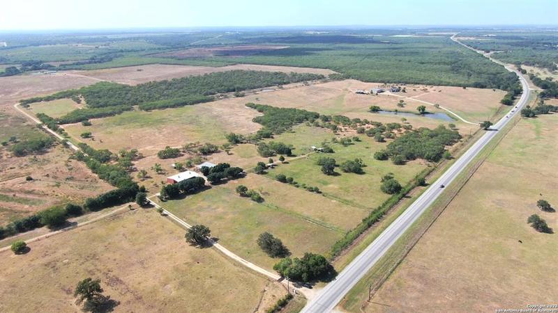 2712 N State Hwy 80, Nixon, TX 78140 for Sale