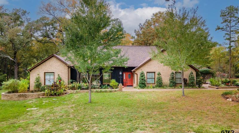 19847 Oakmeadow Cir, Tyler, TX 75703 - MLS 23015160 for Sale