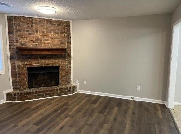 4005 Hawthorne Cir - Smyrna, GA 30080 - Home For Rent