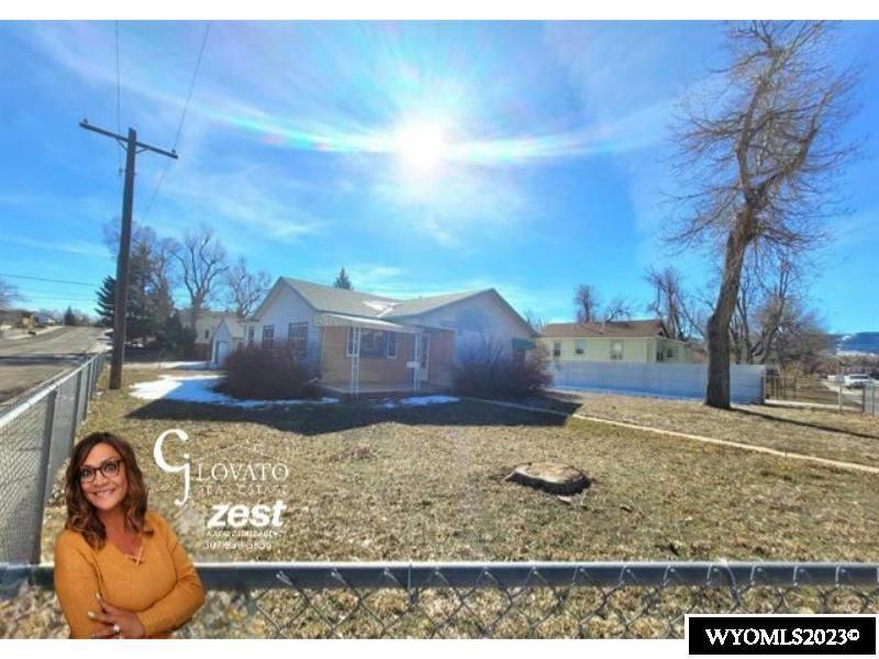 1703 S MCKINLEY ST, Casper, WY 82601 Single Family Residence For Sale  MLS# 20235958