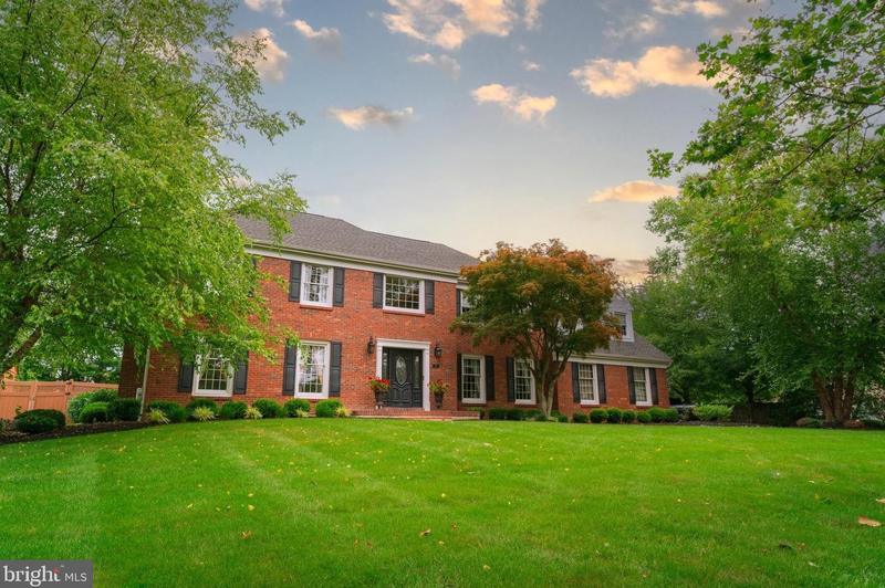 15 Garnet Ln, Princeton Junction, NJ 08550 - MLS NJME2038364 for Sale