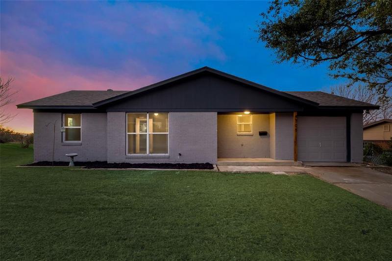 4705 Alwood Ct, Fort Worth, TX 76135  MLS# 20508175 for Sale