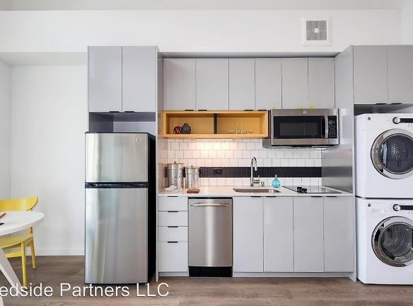 Luna - 6921 Roosevelt Way NE - Seattle, WA Apartments for Rent