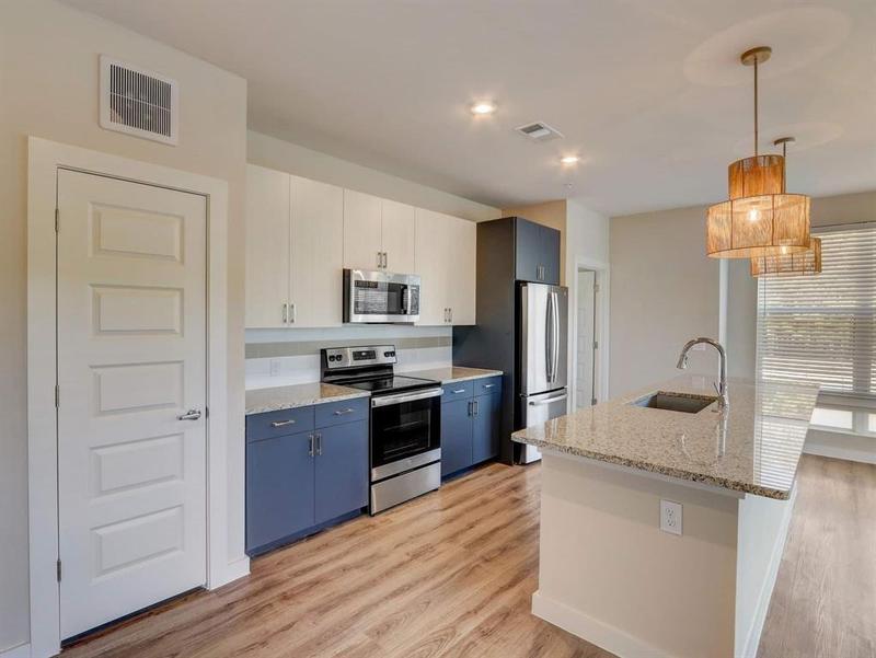 1800 Central Pine Sts 1222-A, Montgomery, TX 77316 for Rent