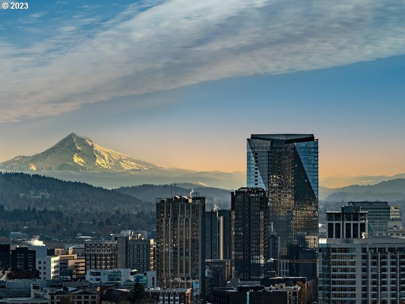 550 SW 10th AVE 2308, Portland OR 97205 for Sale