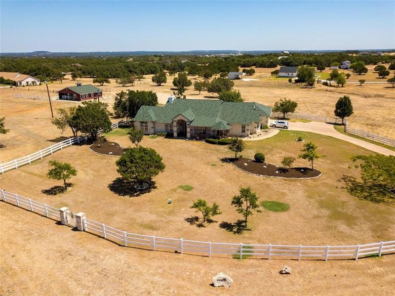 385 Appaloosa Run, Liberty Hill, TX 78642 for Sale