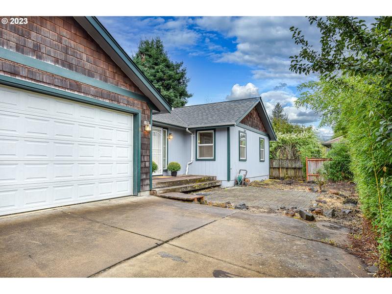 2764 FRIENDLY ALY, Eugene OR 97405 for Sale