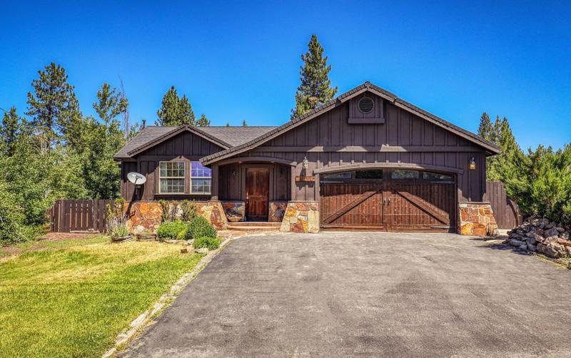 11214 Dorchester Dr, Truckee, CA 96161 - MLS 20231185 for Sale