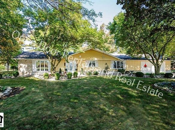 20721 Springfield Center Rd - Harlan, IN 46743 - Home For Rent