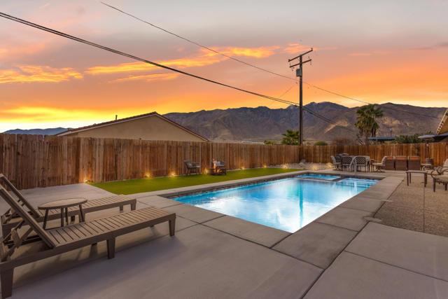 379 W Avenida Cerca, Palm Springs CA 92262 for Sale