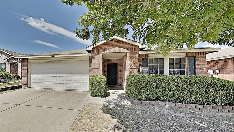 5221 Prestwick Dr, Fort Worth, TX 76135 for Sale