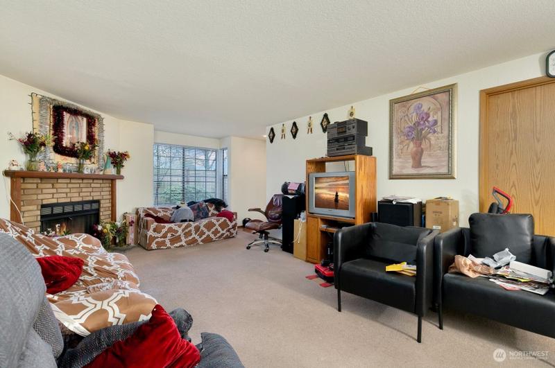 8407 18th Ave W #1-102, Everett, WA 98204 - MLS 2188312 for Sale