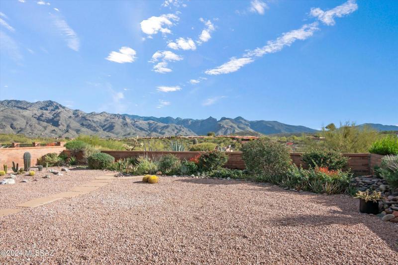 5166 N VIA VELAZQUEZ, Tucson, AZ 85750 Single Family Residence For Sale  MLS# 22327484