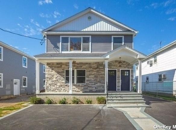 201 Nassau Blvd #A - Garden City South, NY 11530 - Home For Rent