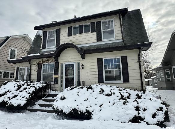 910 E Mc Clure Ave - Peoria, IL 61603 - Home For Rent