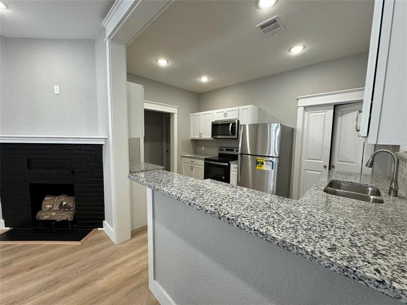 808 Park St, Fort Worth, TX 76164 for Rent