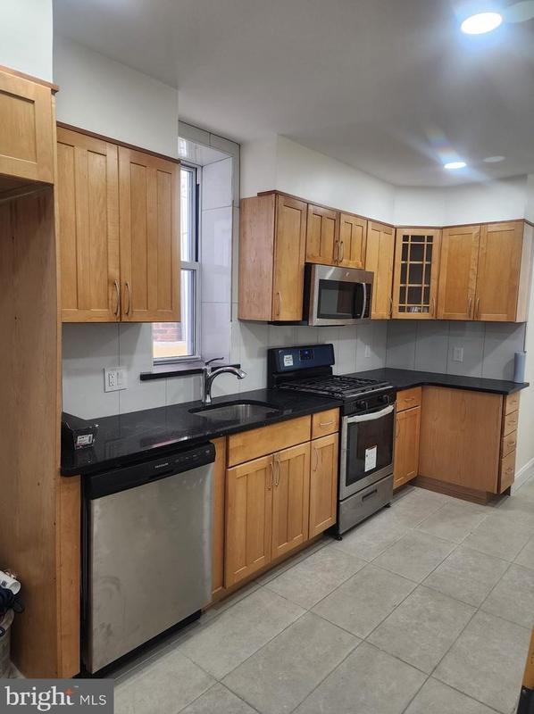 2538 S 5th St, Philadelphia, PA 19148 - MLS PAPH2309524 for Rent