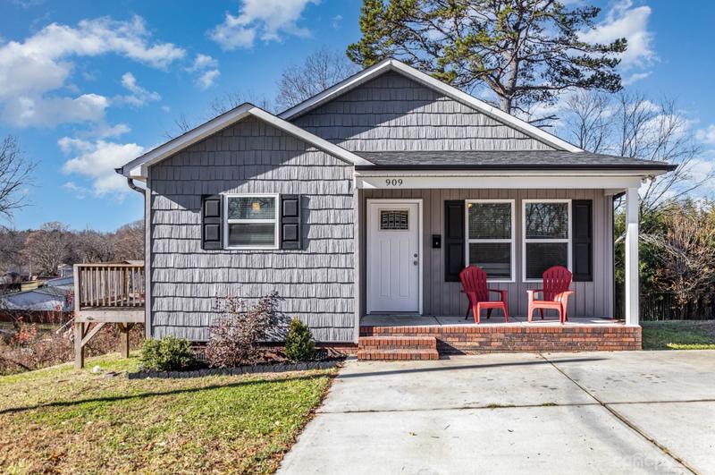 909 Haley St, Kannapolis, NC 28081 - MLS 4096308 for Sale