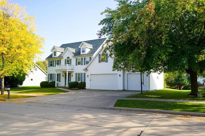 511 E Sheffield Ln, Appleton, WI 54913 - MLS 50282477 for Sale