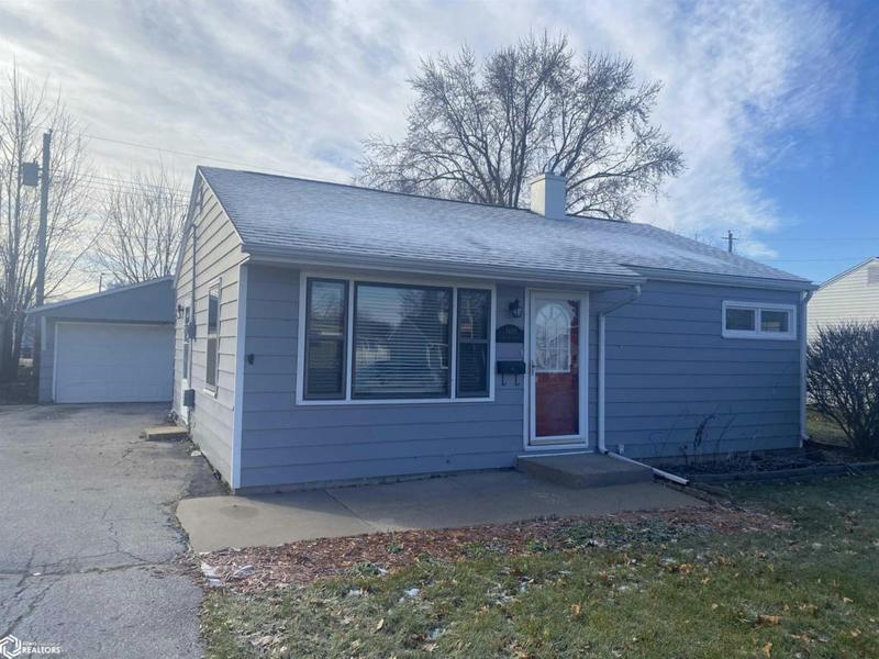 1405 HILLARY AVE, Burlington, IA 52601 Single Family Residence For Sale  MLS# 6313883