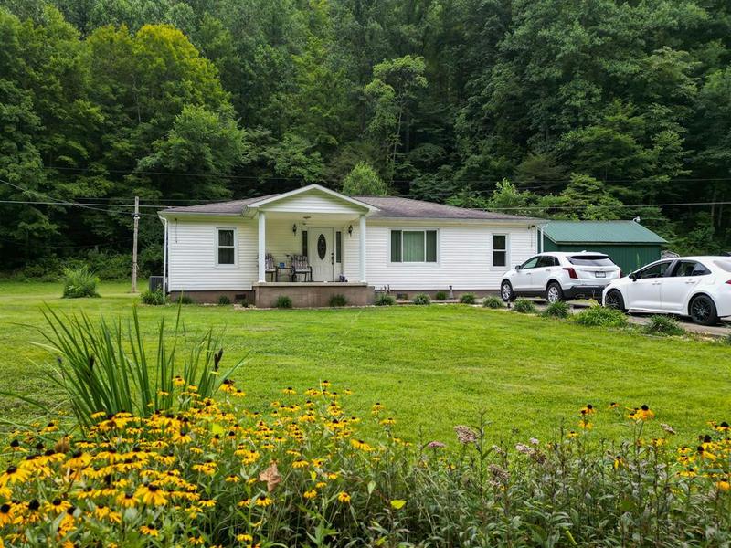 7158 WOLF CREEK RD, Yeaddiss, KY 41777 Single Family Residence For Sale  MLS# 118975