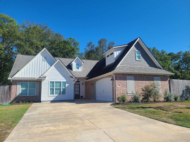 8205 Royal Oaks Drive, Lumberton, TX 77657 for Sale