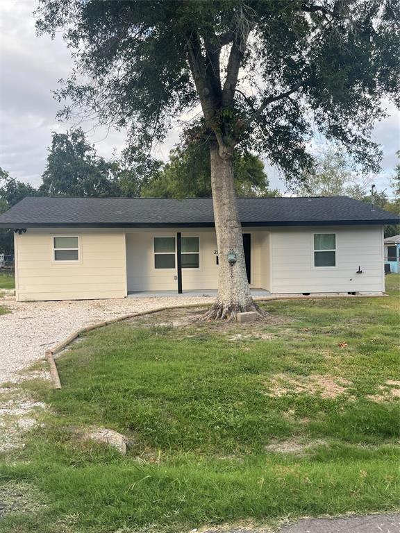 2924 Ruby Dr, Groves, TX 77619 for Sale