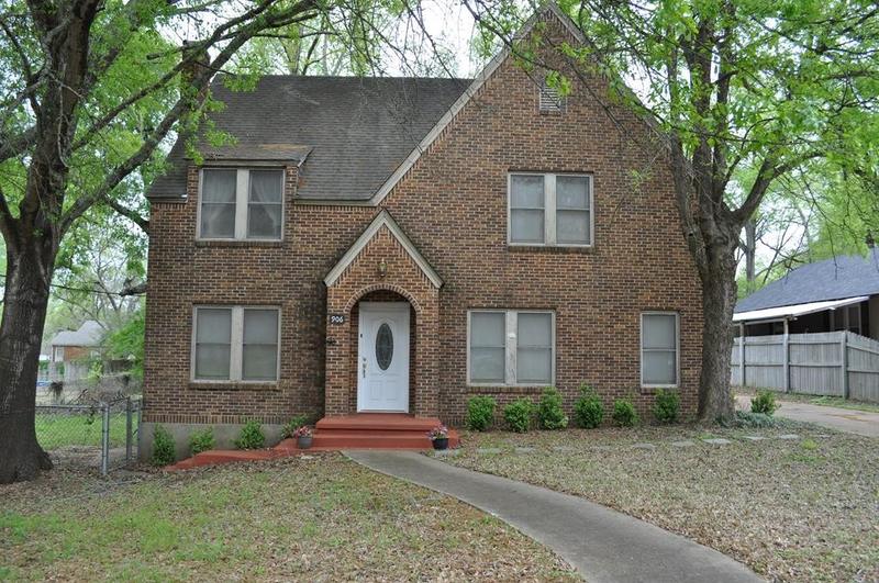 906 E Park, PALESTINE, TX 75801 for Sale
