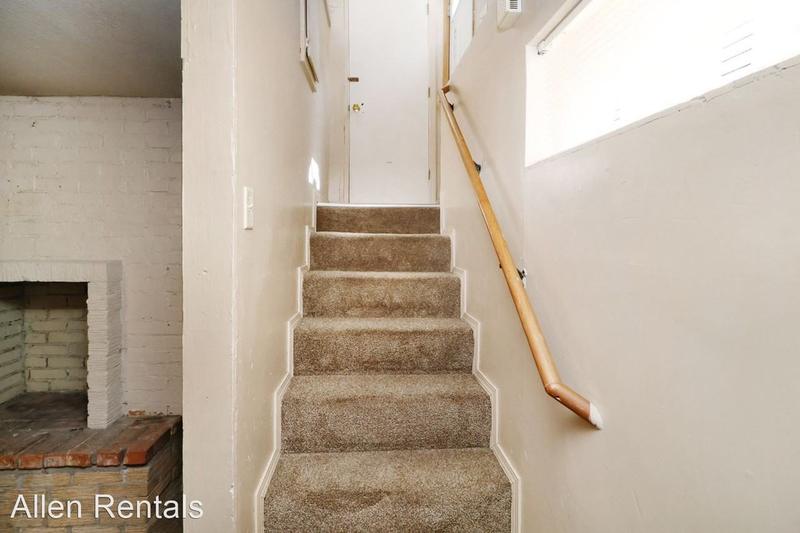 1215 Poyntz #4  1215 Poyntz for Sale