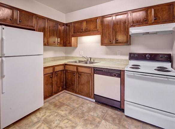 Castle Apartments - 915 W 27th Ave - Anchorage, AK Apartments for Rent