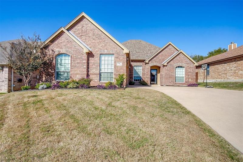 779 Peach Ln, Burleson, TX 76028 for Sale