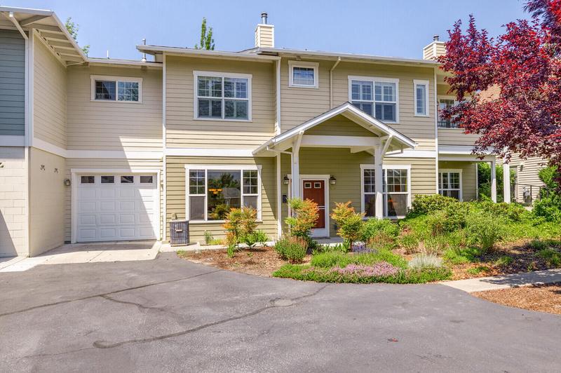 820 Satsuma Court, Ashland OR 97520 for Sale