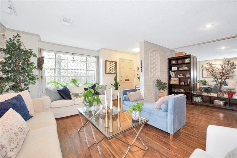 375 N Post Oak Ln, Houston, TX 77024 for Sale
