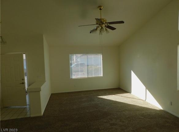 1010 Blue Lantern Dr - Henderson, NV 89015 - Home For Rent