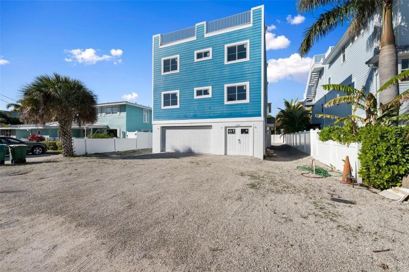 Bradenton Beach, Manatee County, FL House for sale Property ID: 418611402