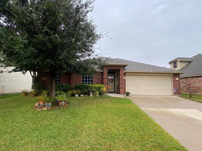 835 Evergreen Ln, Burleson, TX 76028 for Sale