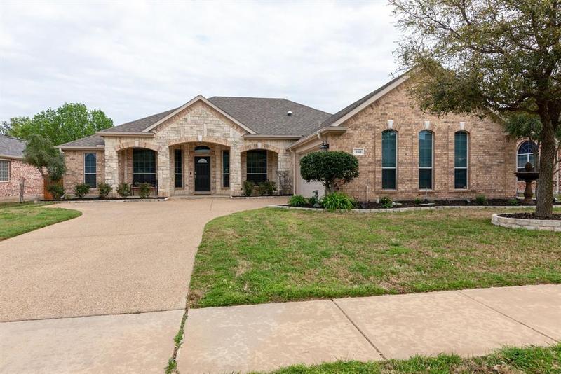 350 Cedar Crest Dr, Justin, TX 76247 for Sale