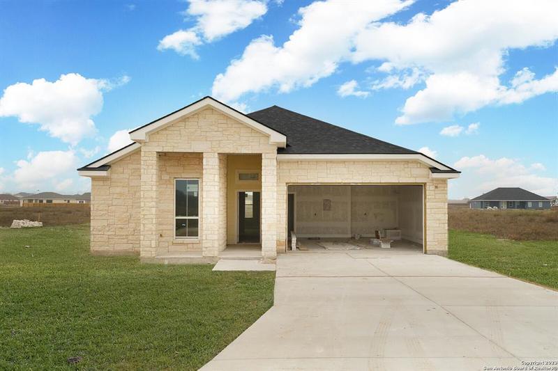 238 Colonial Ln, La Vernia, TX 78121 for Sale